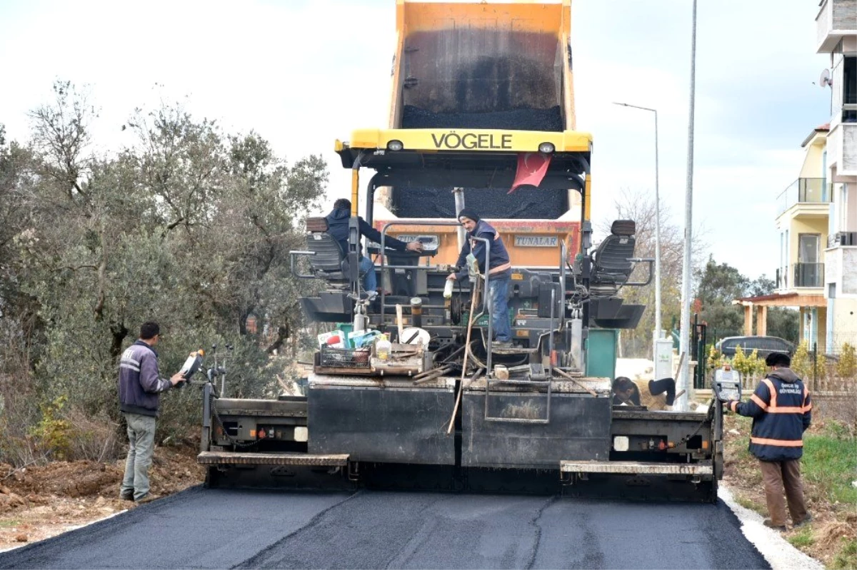 Umurbey\'de beş sokağa asfalt