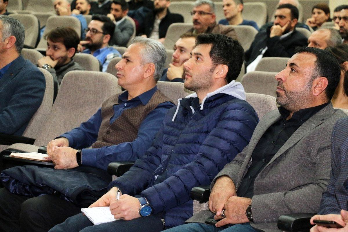 Yapı müteahhitleri bu seminerde buluştu