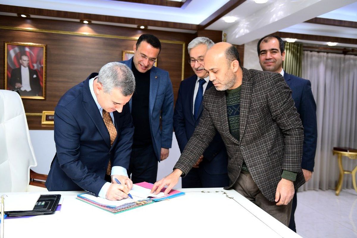 Yeşilyurt Belediyesi\'nde toplu sözleşme imzaladı