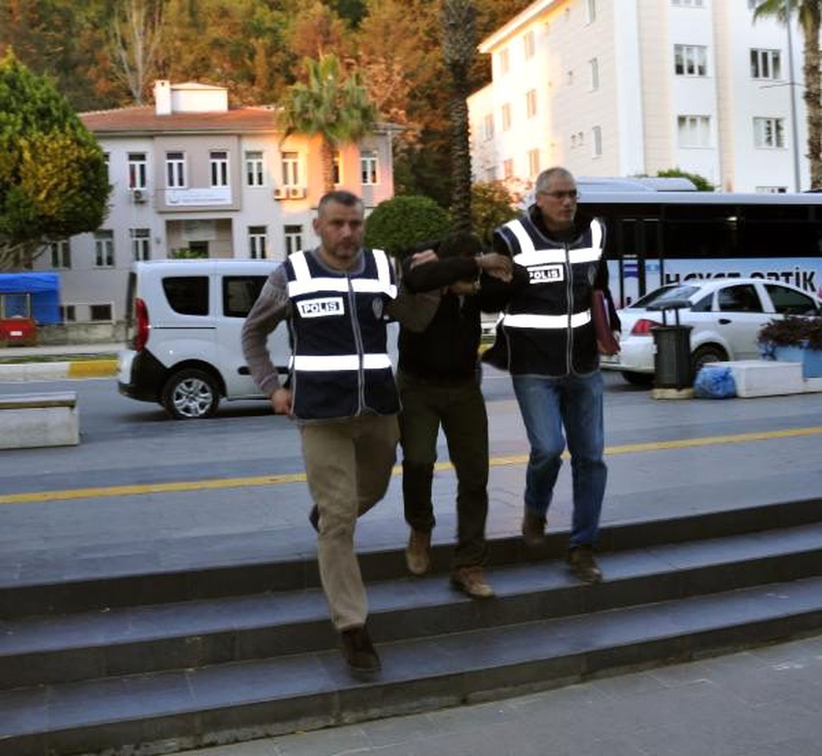 18 suçtan 36 yıl hapis cezası bulunan karı- koca yakalandı