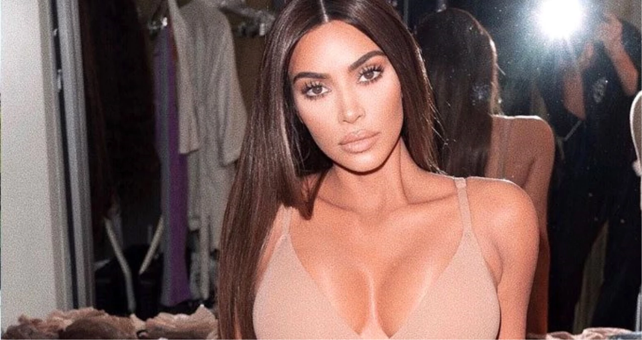 ABD\'li yıldız Kim Kardashian, iddialı mayokinisi ile dikkatleri üzerine çekti