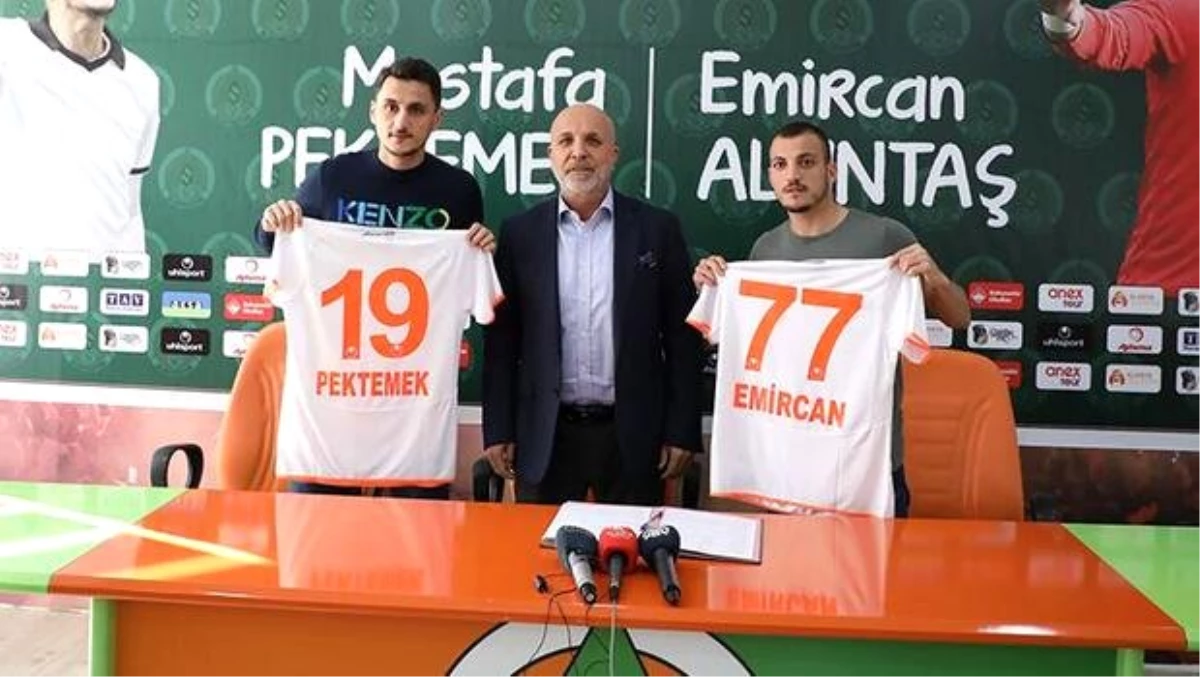 Alanyaspor Mustafa Pektemek ve Emircan Altıntaş\'a resmi imzayı attırdı