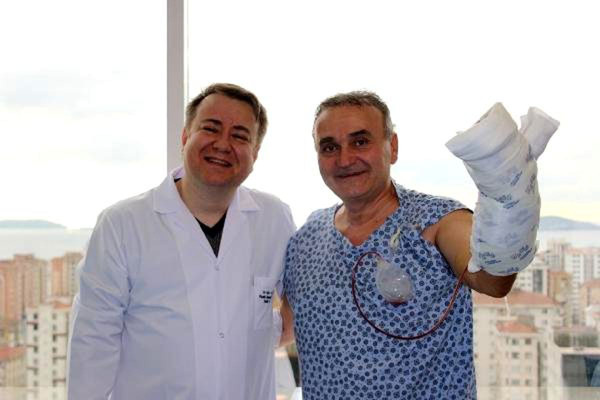 Almanya ve Bulgaristan\'da kesilir denilen parmağı Türk doktorlar kurtardı