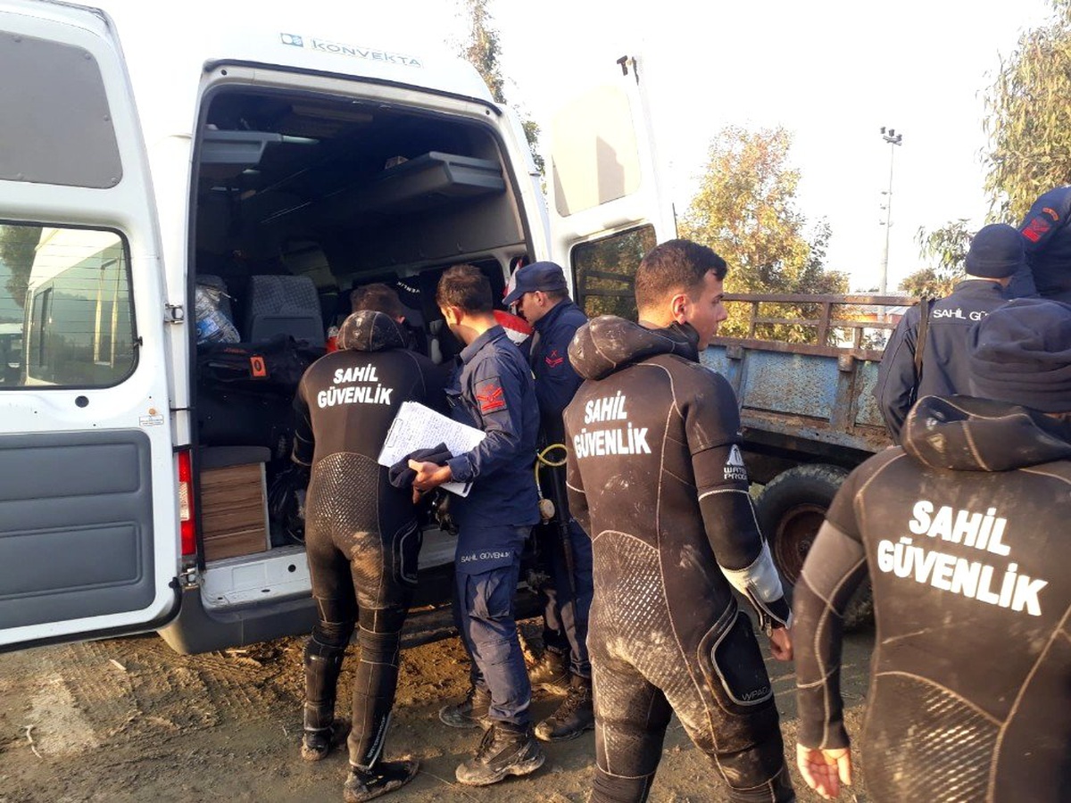 Amik Ovası\'nda tekne alabora oldu, 1 kişi kayboldu