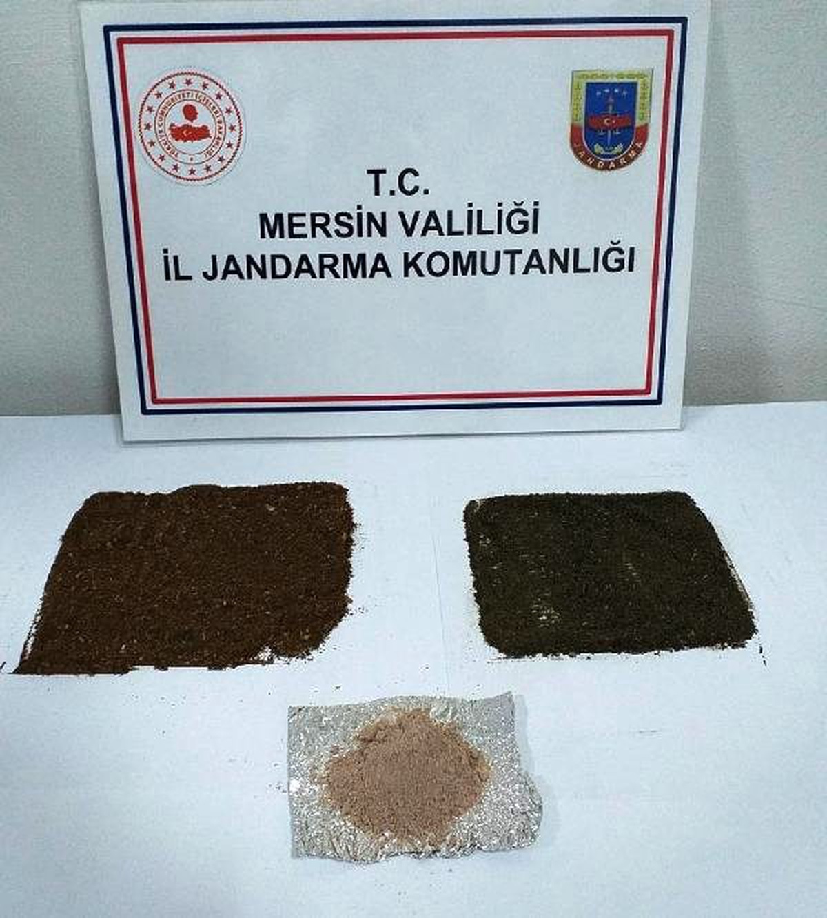 Araçta ele geçirilen uyuşturucuya 2 gözaltı