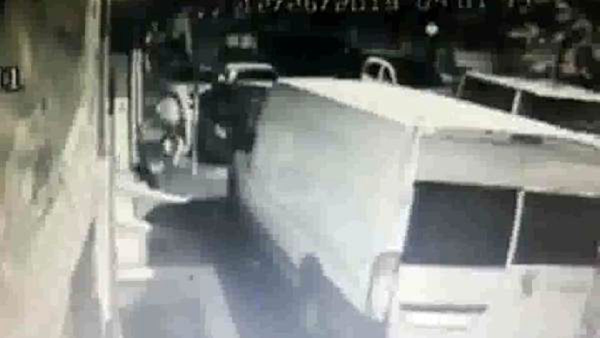 Arnavutköy\'deki vahşet; Öldürdüğü annesini böyle taşımışlar