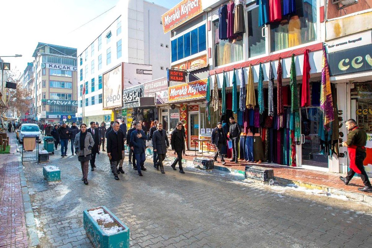 Belediye Başkan Vekili Aslan\'ın sokak incelemelerine ve esnaf ziyaretlerine devam ediyor