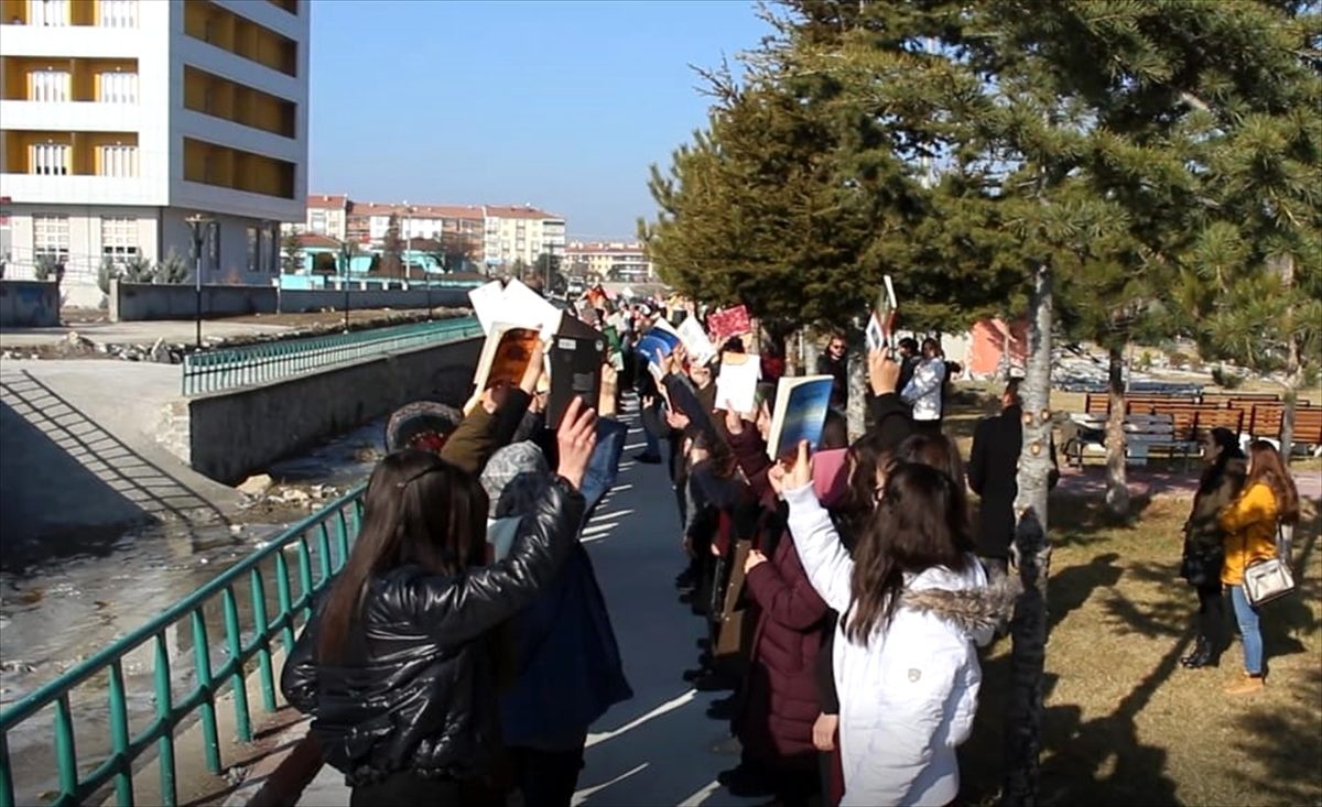 Bin 675 öğrenci aralarında okudukları kitapları değiştirdi
