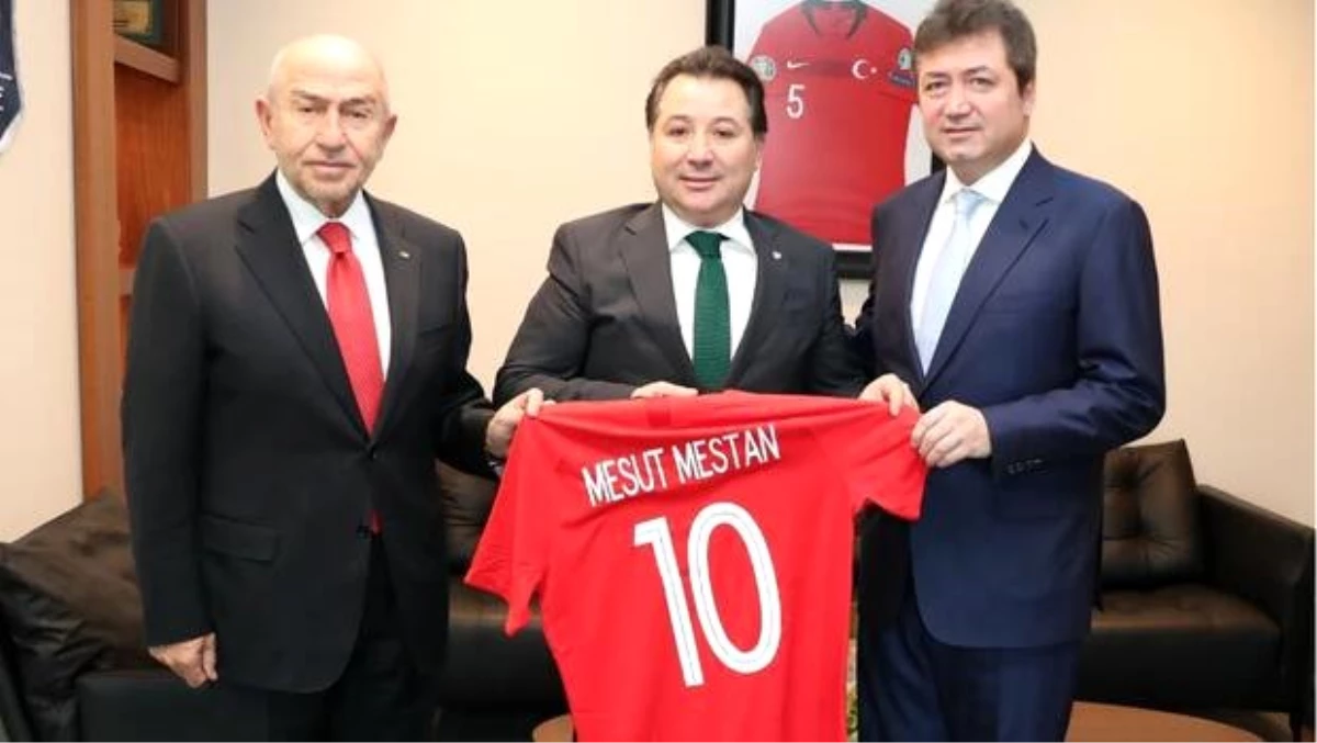 Bursaspor Kulübü Başkanı Mesut Mestan, Nihat Özdemir\'i ziyaret etti