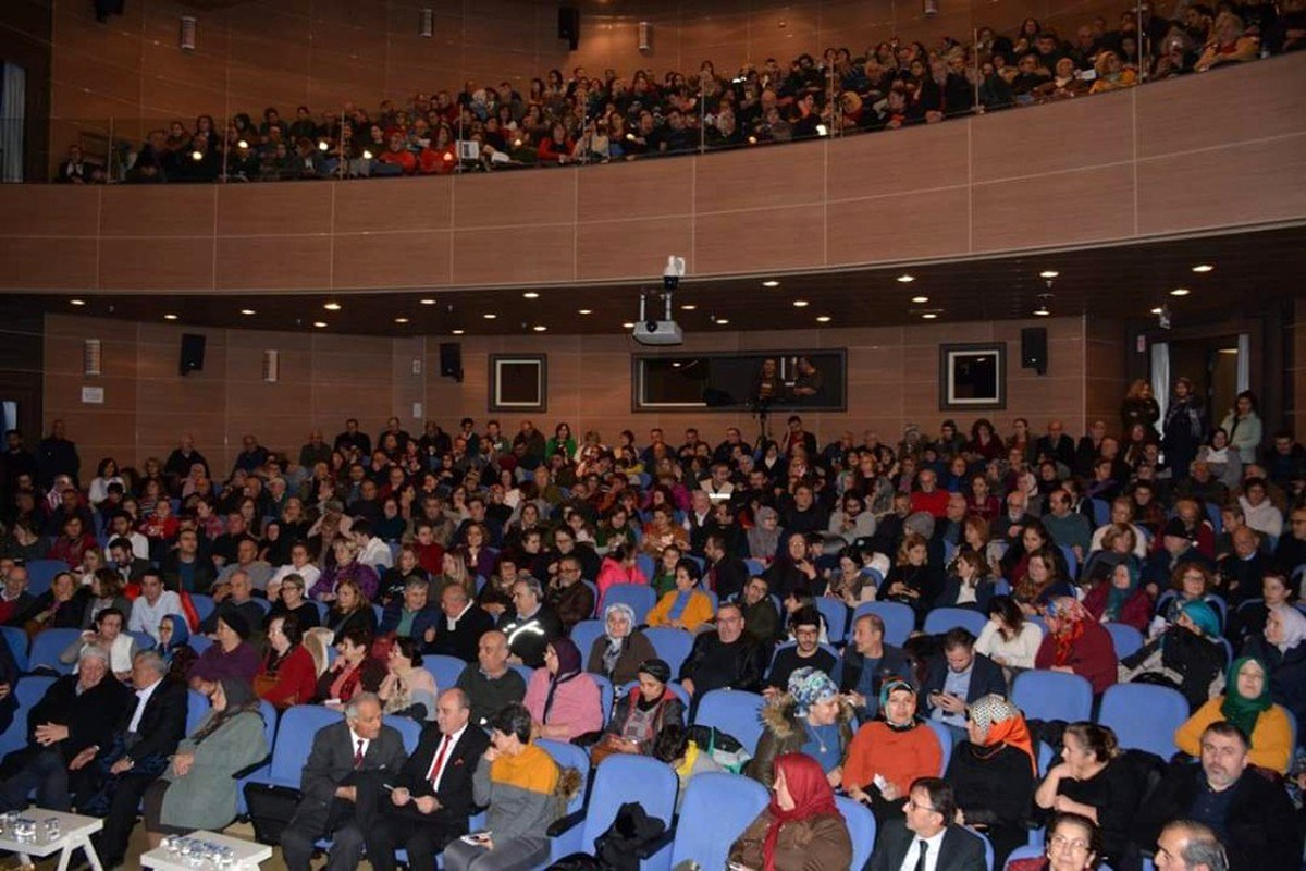 Çaycuma\'da Türk Halk Müziği Topluluğu konser verdi