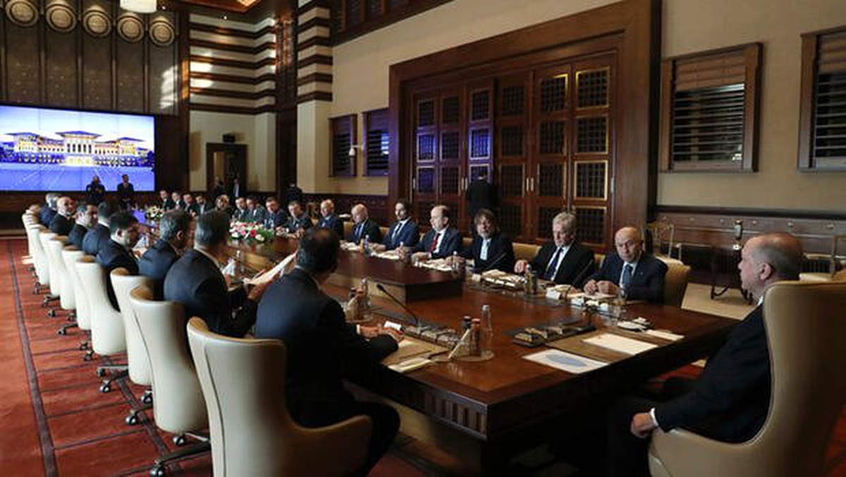 Cumhurbaşkanlığı Külliyesi\'ndeki zirvede asker selamı konuşuldu