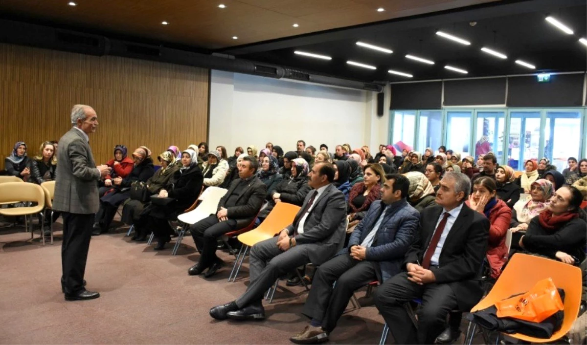 Erzincan\'da "Ailem ve Ben" konulu konferans düzenlendi