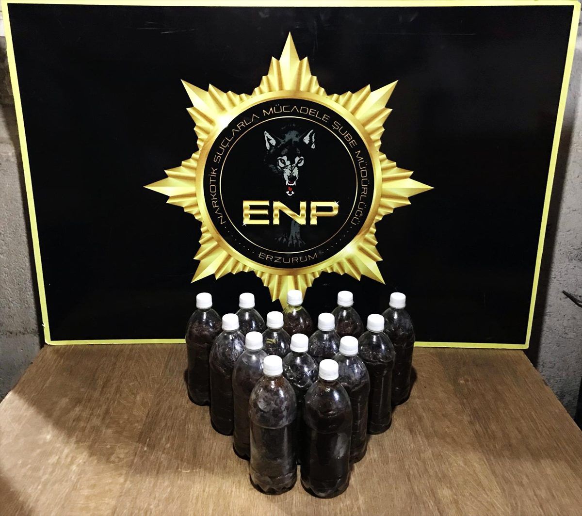 Erzurum\'da İran plakalı otomobilde 14 kilo 450 gram afyon sakızı ele geçirildi