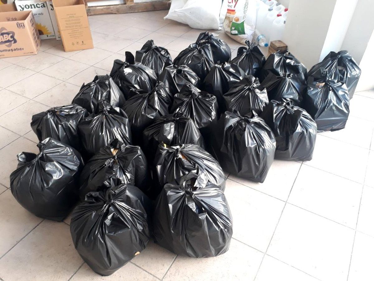 Gizli hayırseverler her hafta 30 aileyi sevindiriyor