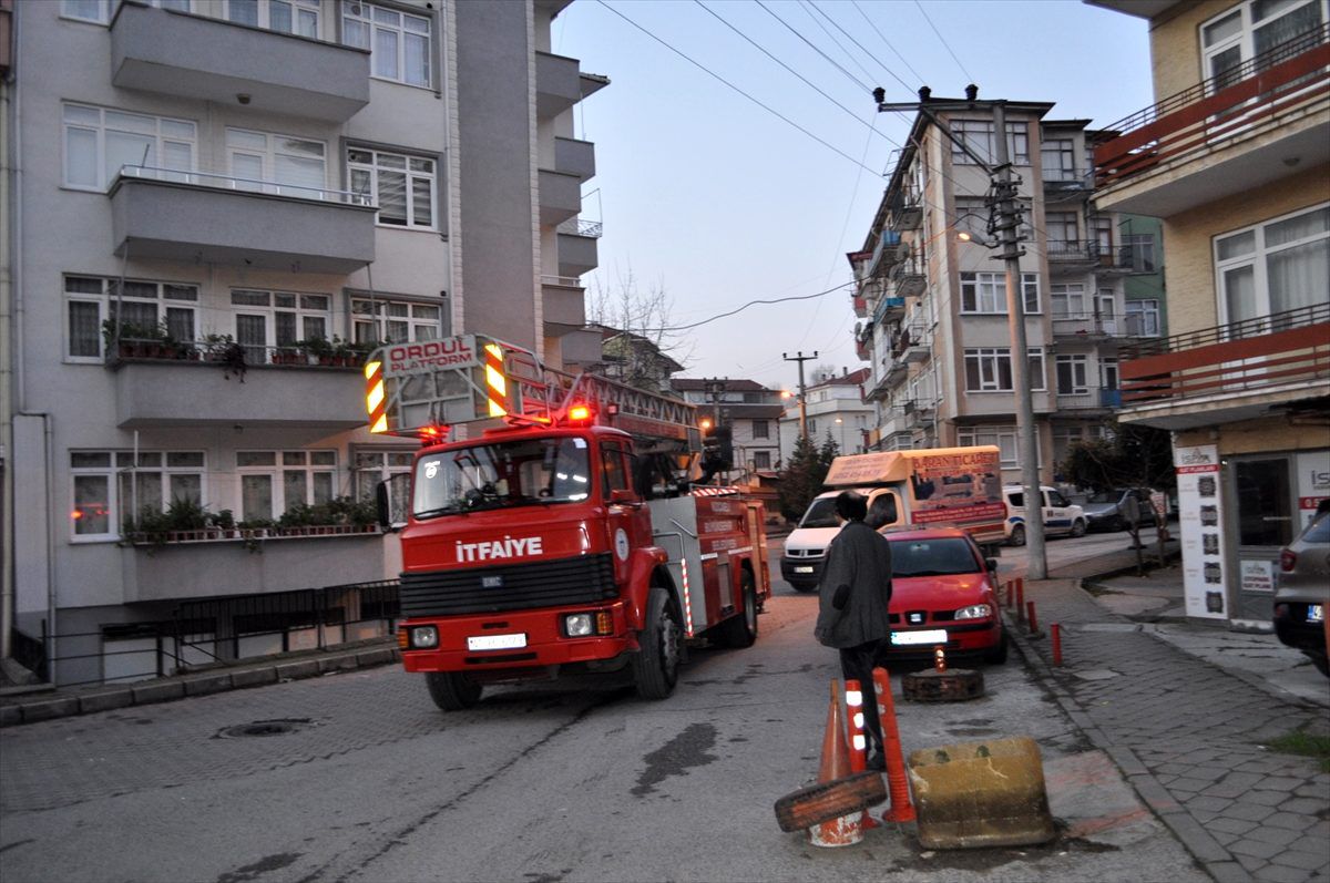 Gölcük\'te ev yangını