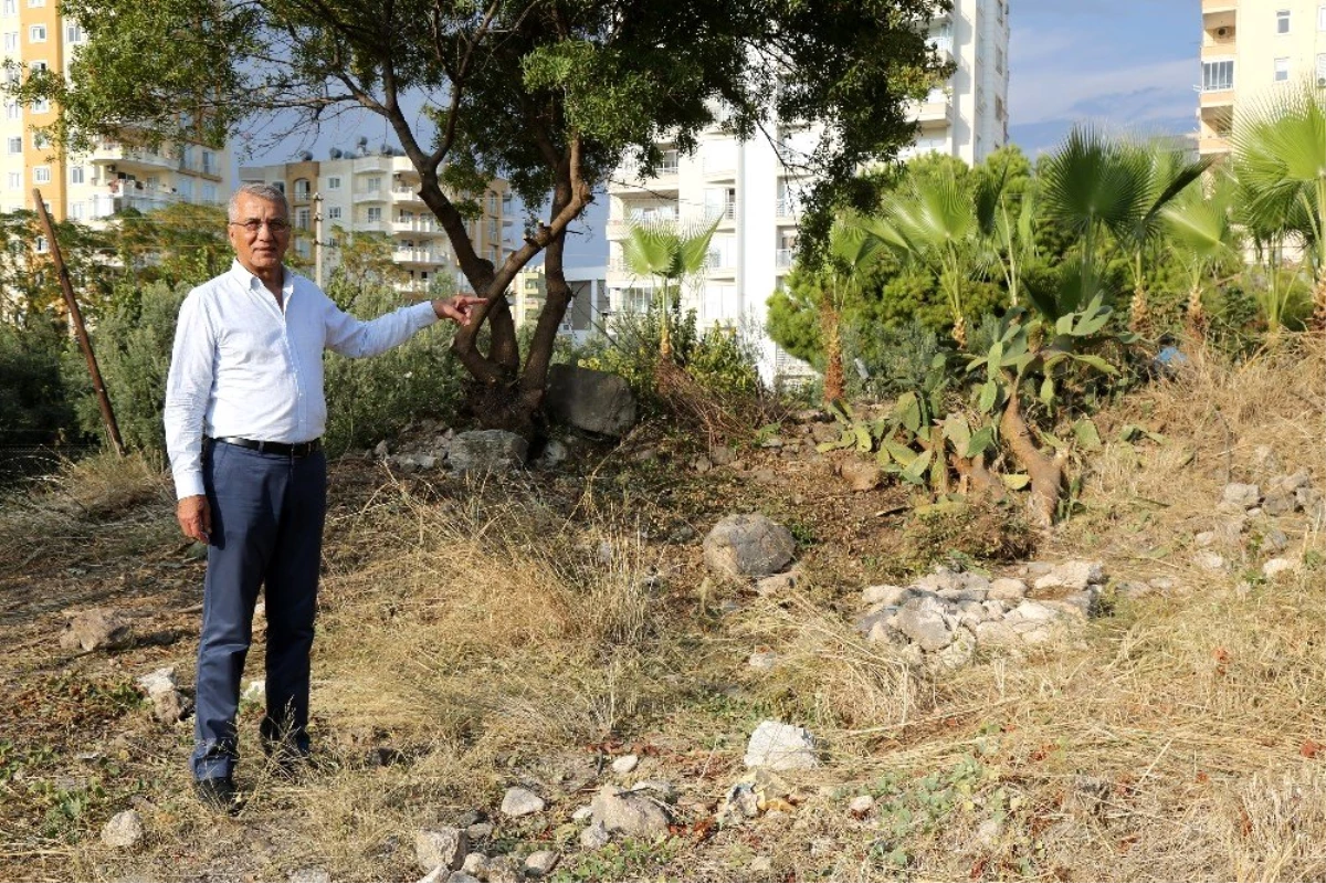İş adamı Şifan, Aratos\'un mezarının bulunduğu alanı Mezitli Belediyesine bağışladı