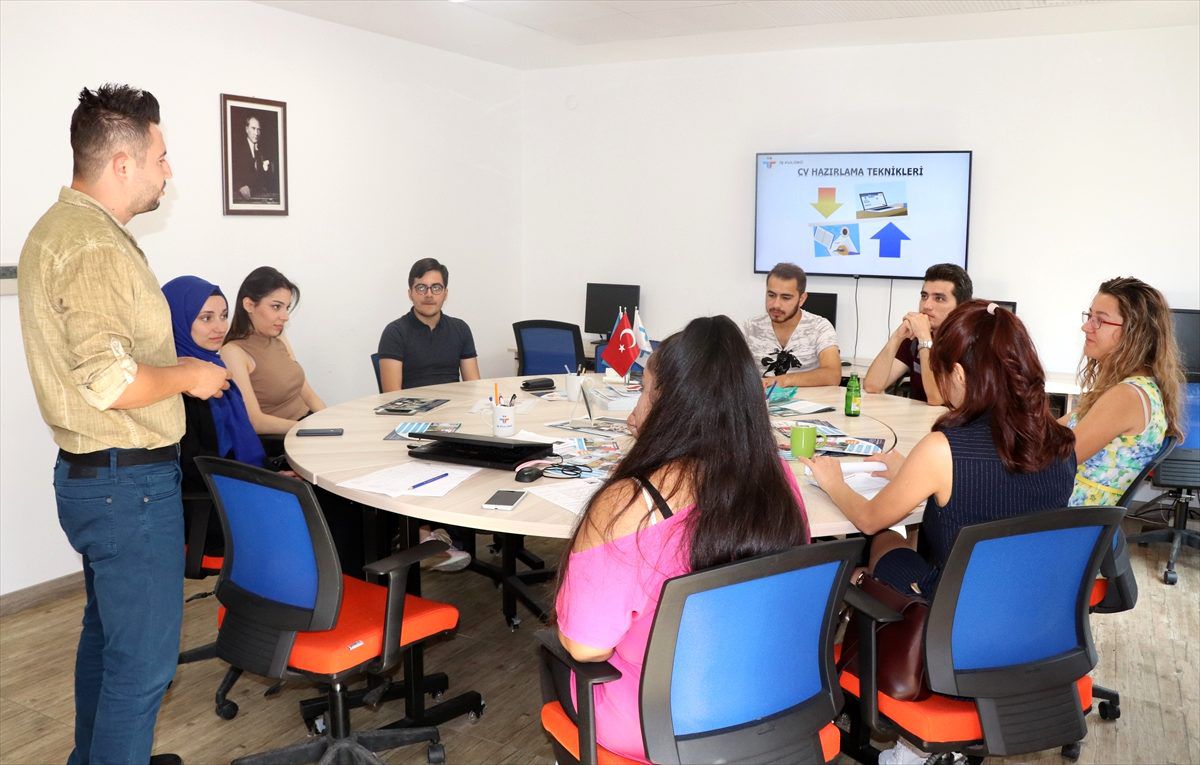İŞKUR\'dan Bursa\'da 2 bin 384 kişiye "iş arama" eğitimi