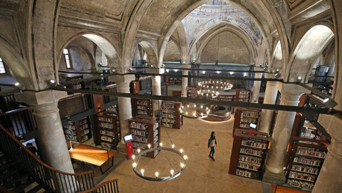 Kayseri\'de kiliseden dönüştürülen kütüphane hizmet vermeye başladı