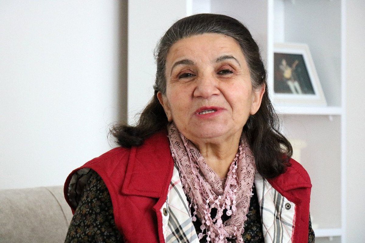 Kırşehir\'de Kültür Bakanlığı onaylı tek kadın ozan oldu