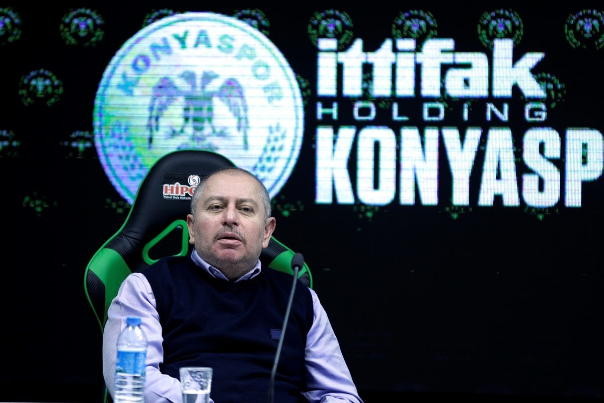 Konyaspor Kulübü Başkanı Hilmi Kulluk: "Ben mi çıkıp oynayacağım"