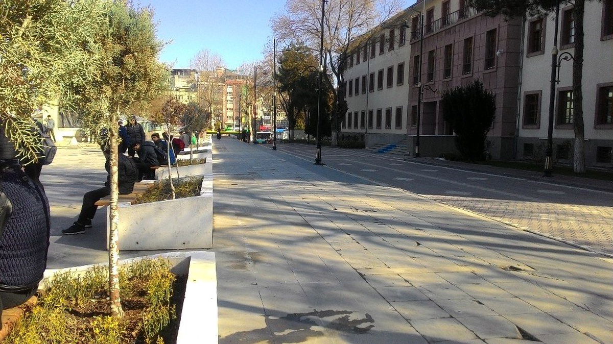 Malatya Valiliği önü yaya trafiğine açıldı