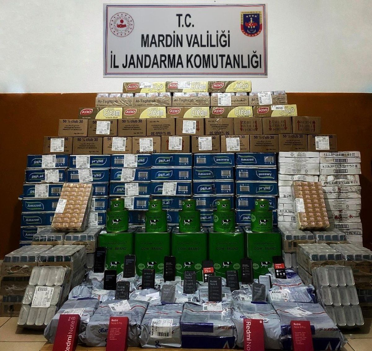 Mardin\'de kargo aracında kaçak malzemeler ele geçirildi