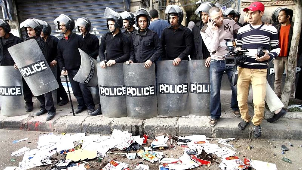 Mısır polisi, AA Kahire ofisini basarak, dört çalışanı gözaltına aldı