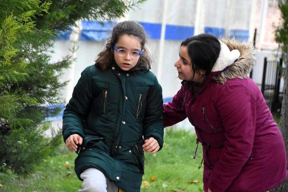 Özel çocuklar artık \'gölge öğretmeni\' ile okula gidebilecek