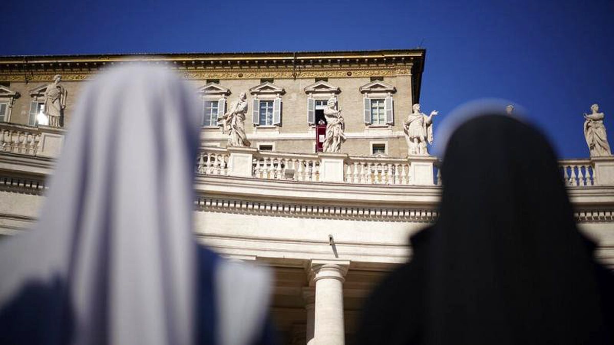 Papa Francis Vatikan\'da ilk üst düzey kadın yöneticiyi atadı