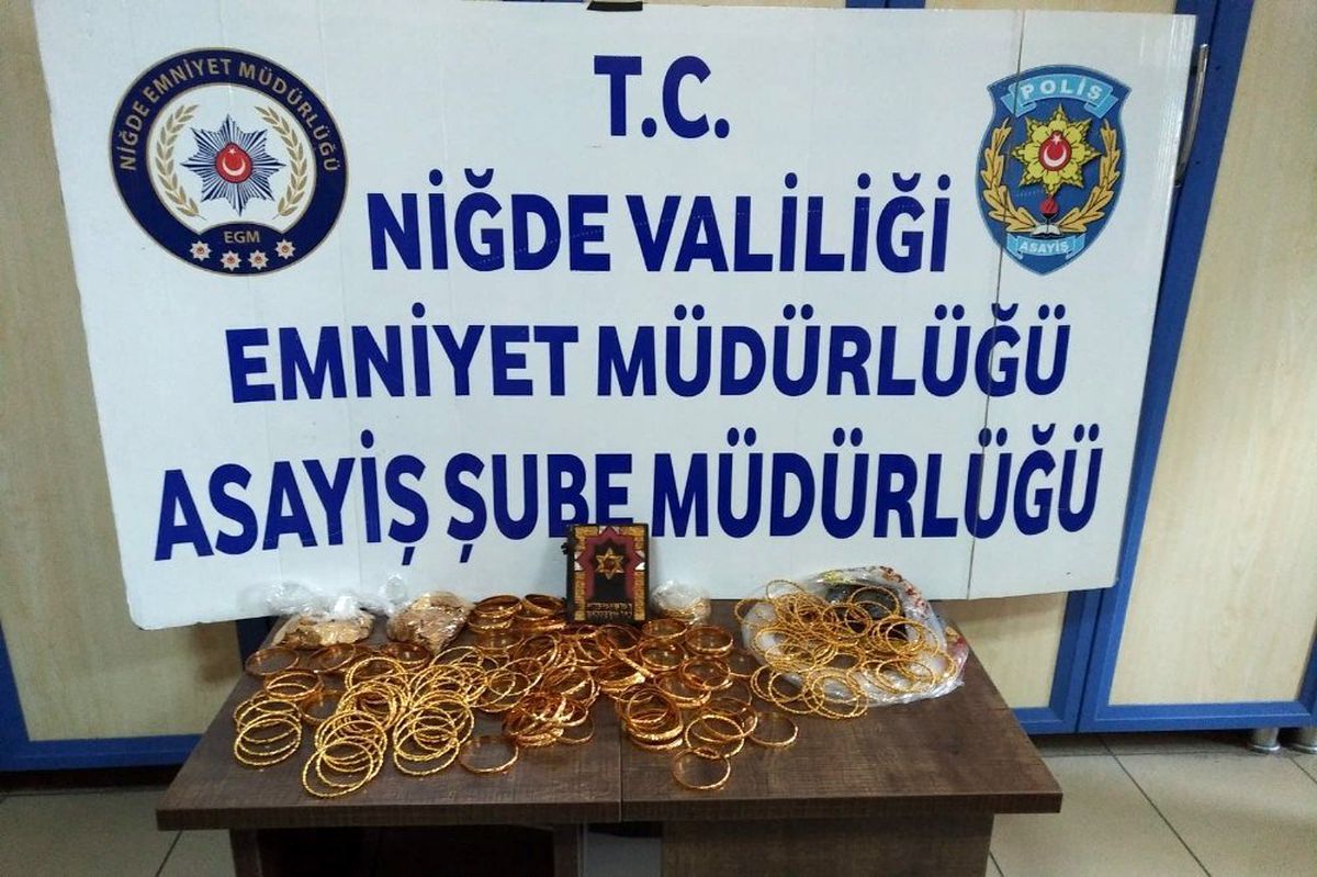 Sahte altın ve sikke ile dolandırıcılık yapmaya çalışan 3 Suriyeli yakalandı
