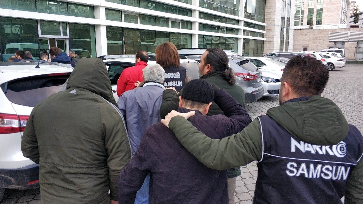 Samsun\'da uyuşturucu suçundan aranan 13 şahıs gözaltında