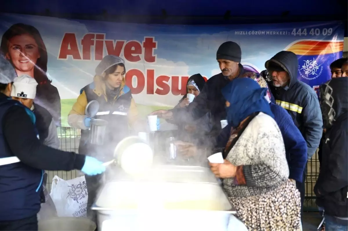 Soğuktan üşüyenler büyükşehrin çorbasıyla ısınıyor