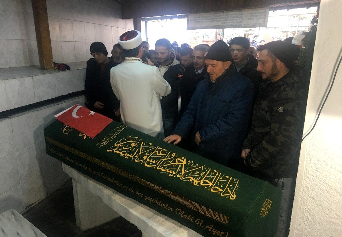 Tankerin çarptığı balıkçı teknesinde hayatını kaybeden İlyas Domaç son yolcuğuna uğurlandı