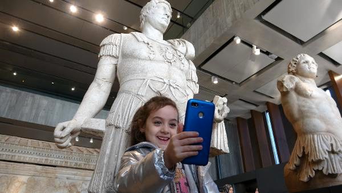 Troya Müzesinde, \'Selfie Günü\' etkinliği düzenlendi