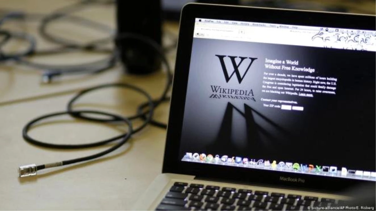 Wikipedia Yayına Açıldı