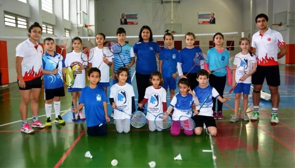 Yunusemre\'de badminton çalışmaları devam ediyor