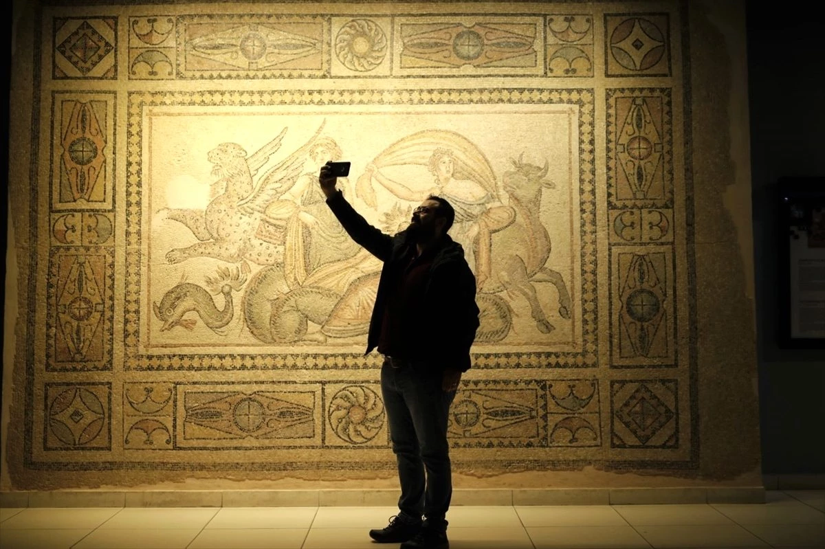 Zeugma Mozaik Müzesi\'nde "Müzede Selfie Günü"