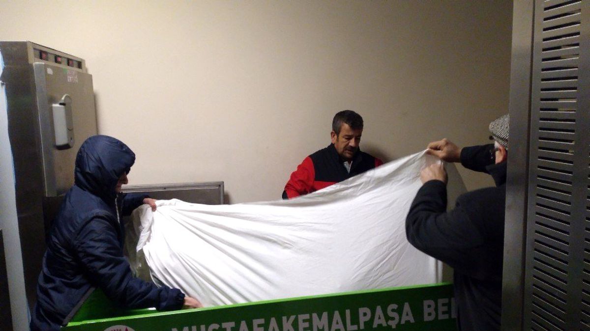 3 gündür haber alınamayan eski radyocu evinde ölü bulundu