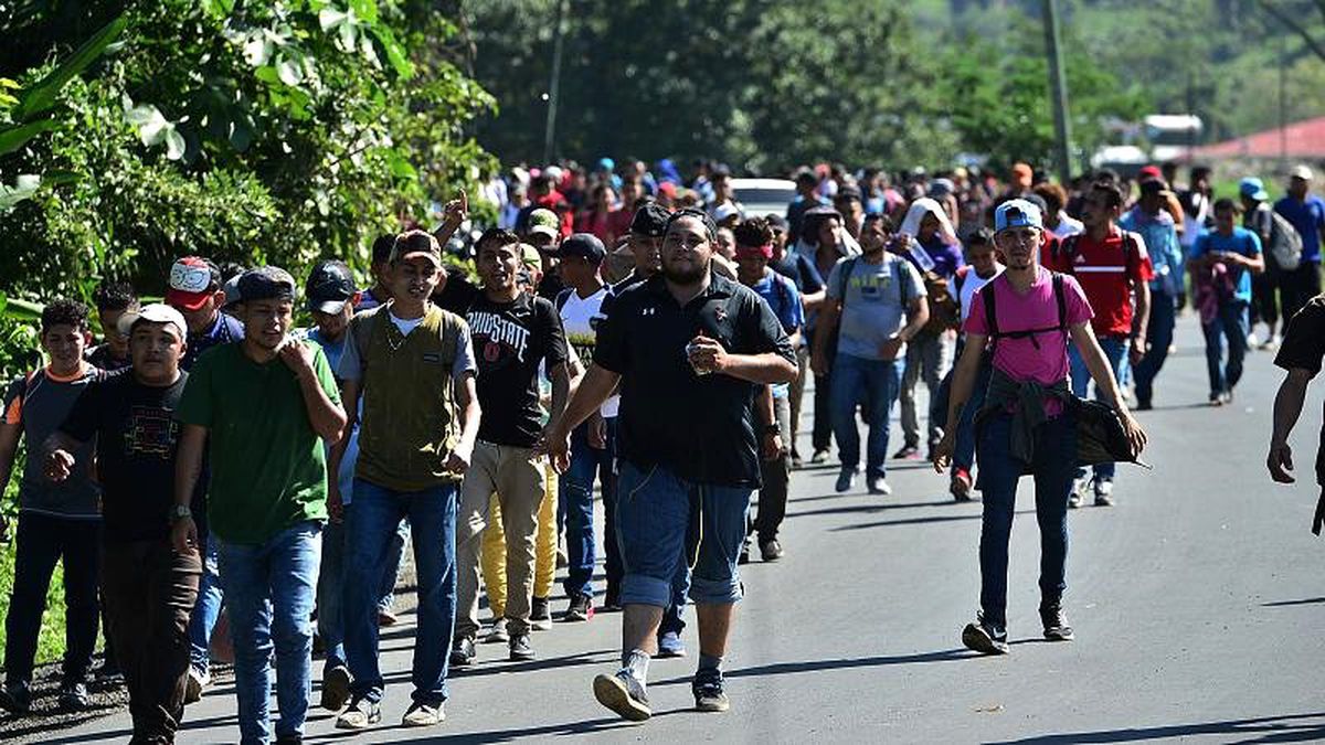 ABD\'ye gitmek üzere yola çıkan 1000 göçmen Guatemala sınırına ulaştı