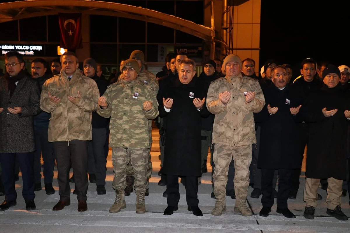 Ağrı\'da şehit olan Uzman Jandarma Çavuş Çağrı Toptaş\'ın naaşı Ankara\'ya uğurlandı