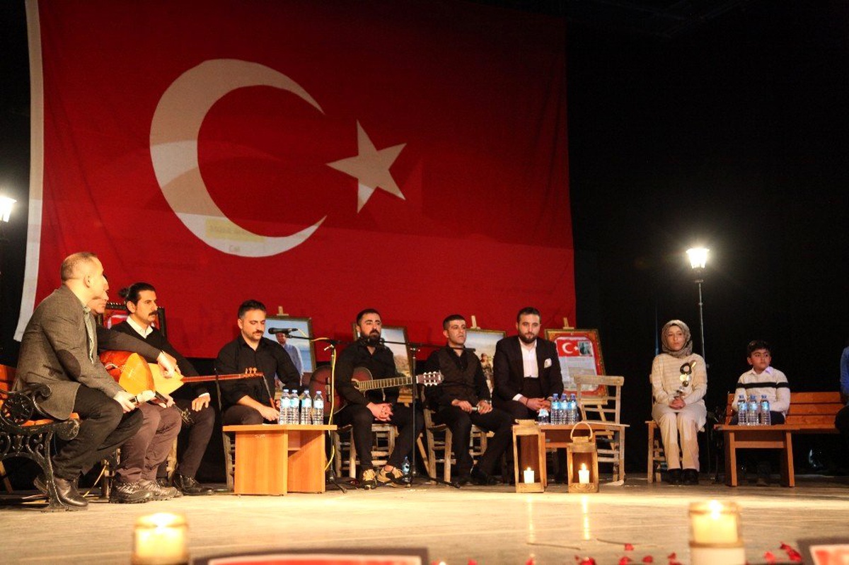 Ahlatlı şehidin vasiyetine destek için gece düzenlendi