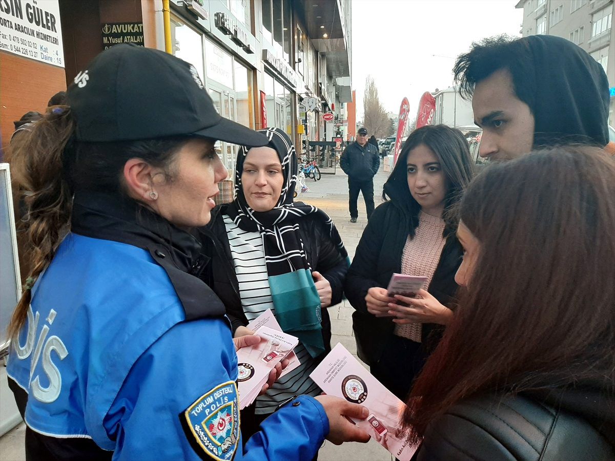 Ardahanlı kadınlar KADES hakkında bilgilendirildi
