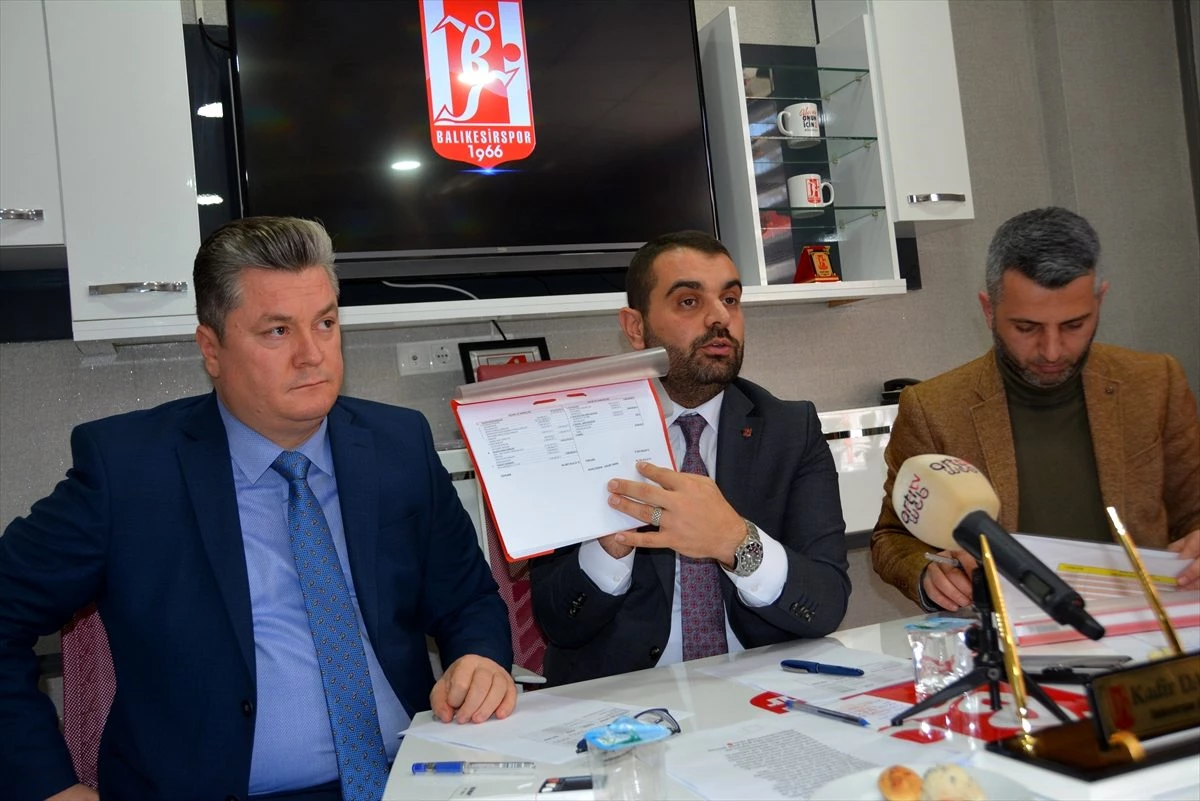 Balıkesirspor Kulübü Başkanı Dağlı\'dan ayrılan futbolculara eleştiri Açıklaması