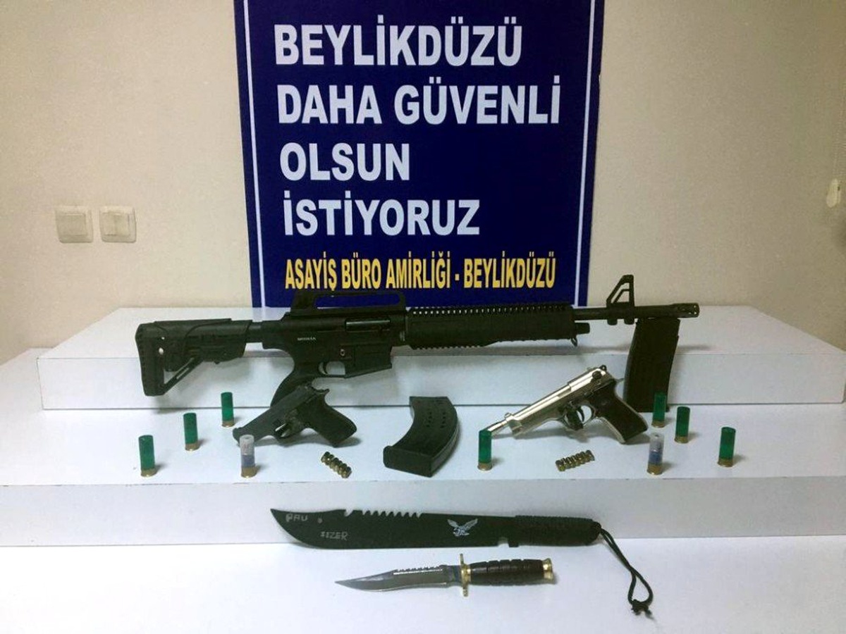 Beylikdüzü\'nde gasp yapan şüpheliler yakalandı