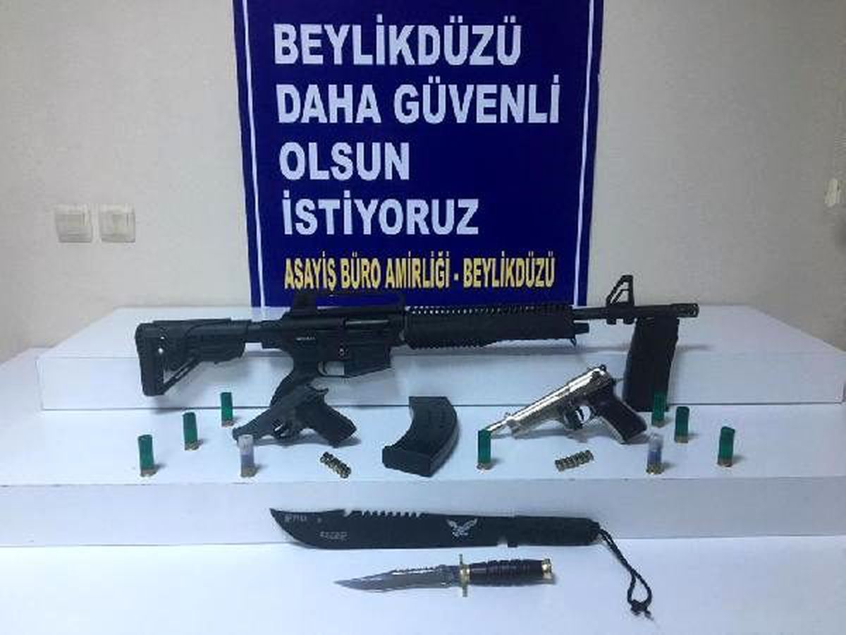 Beylikdüzü\'ndeki gaspçıların kaçış anı kamerada