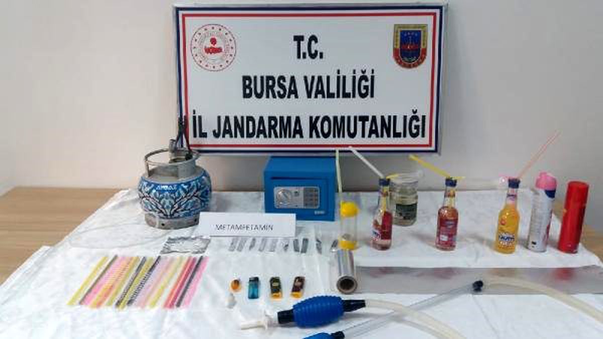 Bursa\'da çelik kasa içerisine saklanmış uyuşturucu ele geçirildi