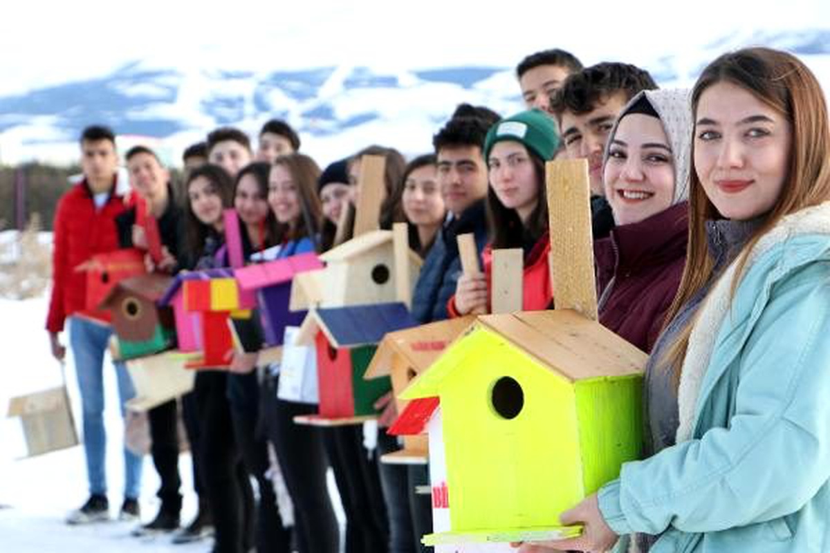 Buz tutan kentin kuşlarına sıcak yuva