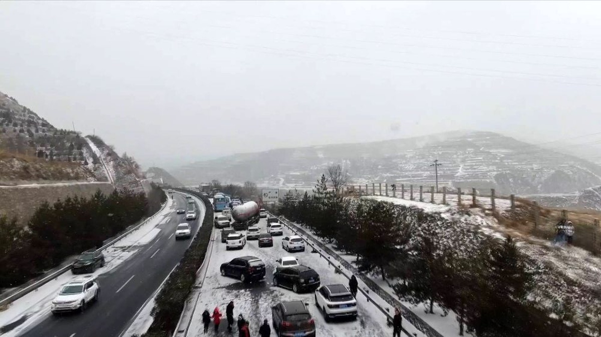 Çin\'de kar zincirleme kazaya neden oldu