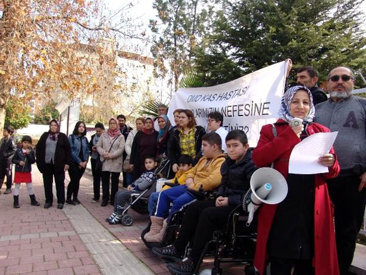 DMD\'li çocuklar ve aileleri, seslerini duyurmaya çalıştı