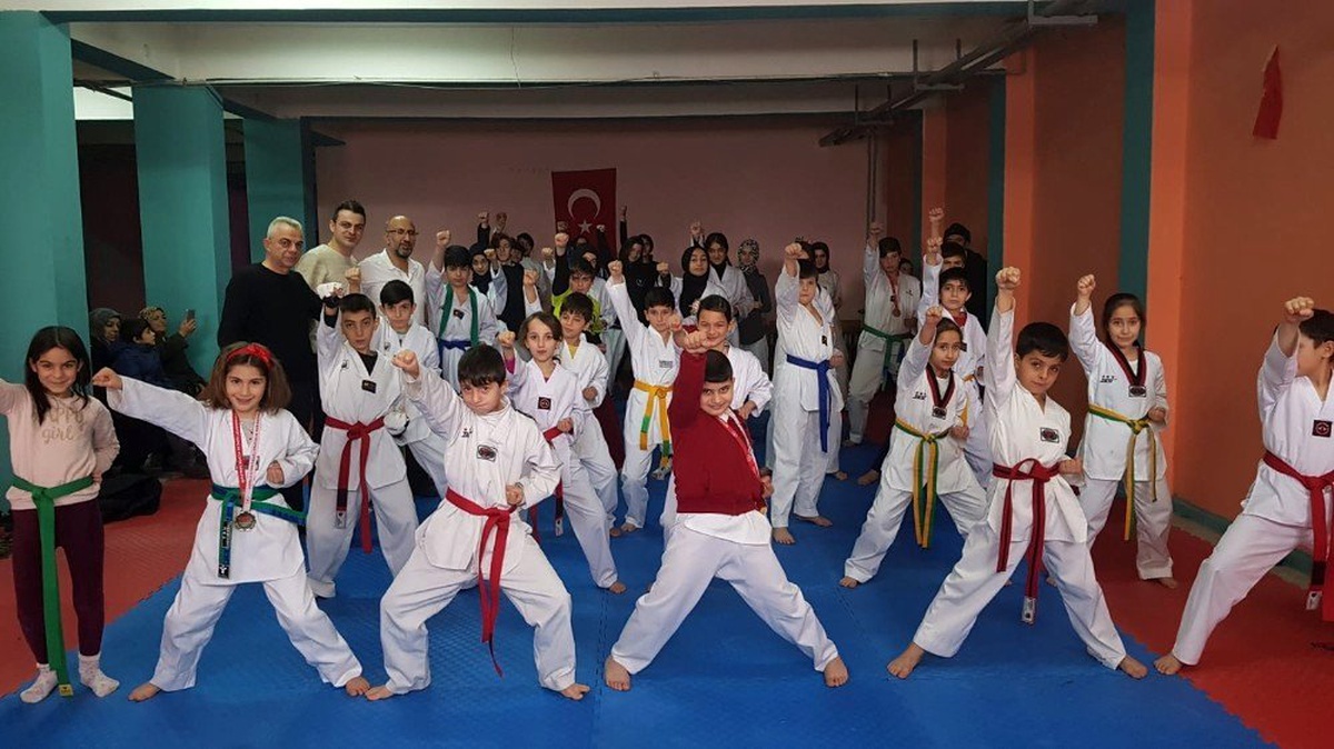Erzurumlu Tekvando Antrenörü Türkiye\'ye sporcu yetiştiriyor